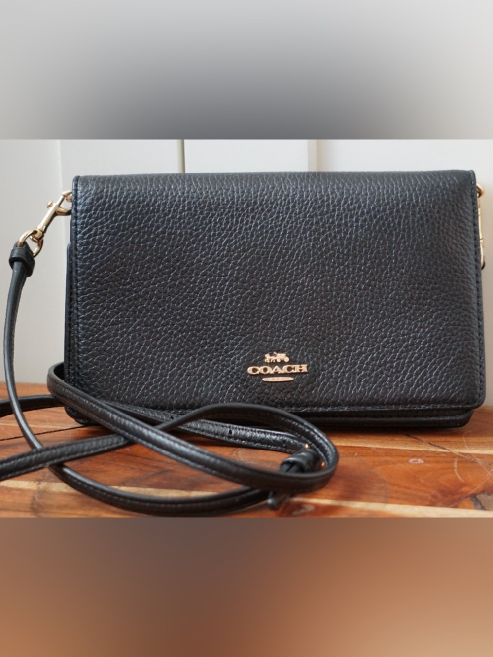 Coach Fold Over Crossbody Clutch Black Pebbled Leather Gold Hardware - Picture 7 of 8